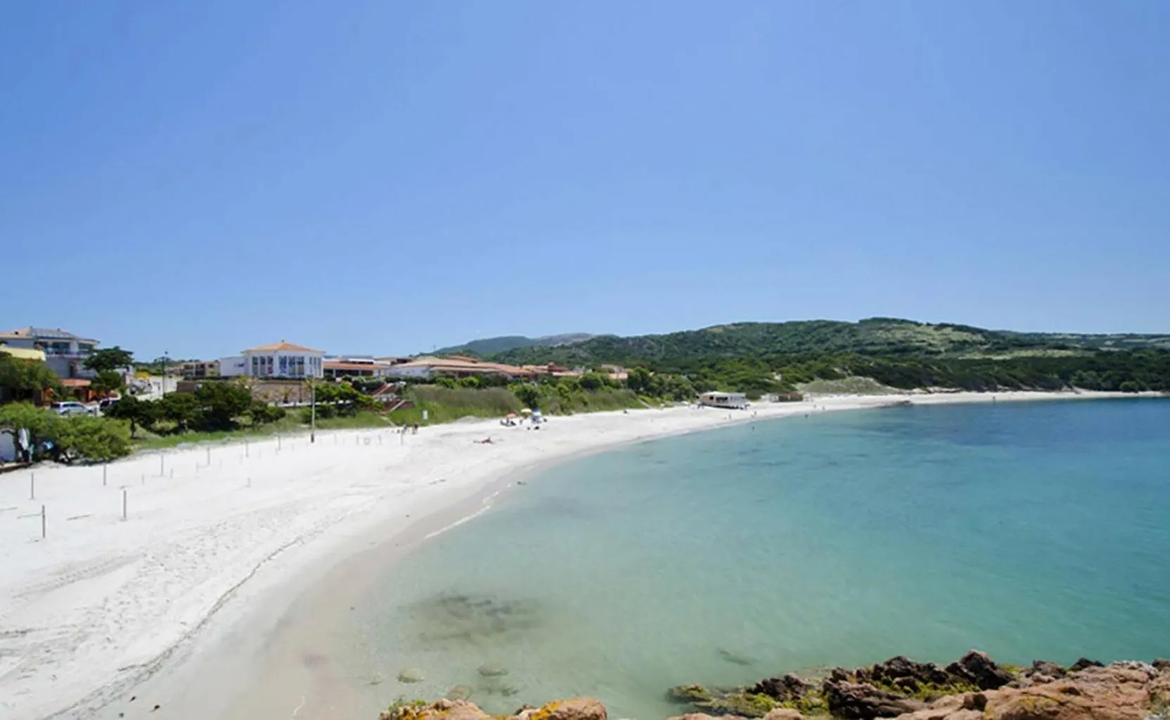 B.19 La Begonia - 120 Mt. Dalla Spiaggia Isola Rossa  Ιταλία